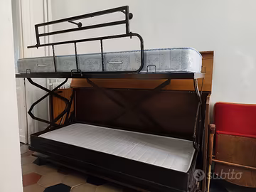 Letto a castello a scomparsa.