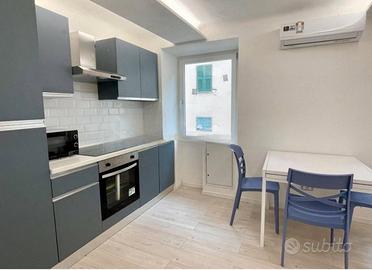 Sestri ponente bilocale ristrutturato