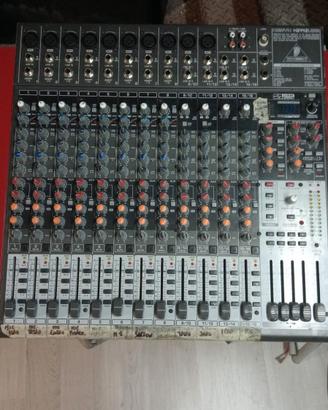 Mixer Behringer Xenix 2442