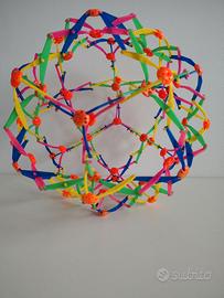 Palla magica colorata espandibile