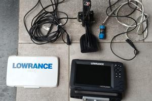 Lowrance Hook Reveal 7