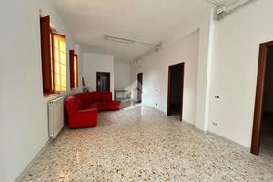 NEGOZIO A POMEZIA