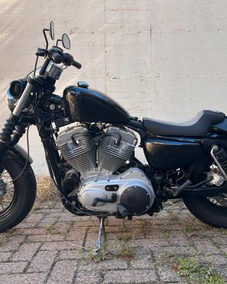 Harley Davidson Custom 883