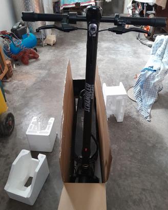 Monopattino elettrico ducati mai usato