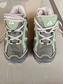 scarpe da montagna num.36