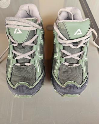 scarpe da montagna num.36