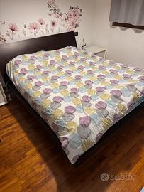 Letto matrimoniale e comò