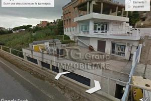 Comodo locale artigianale in posizione strategica