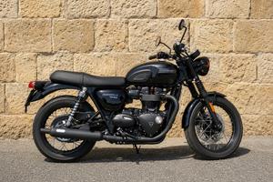 Triumph Bonneville T100 Black - V&H - Revisionata