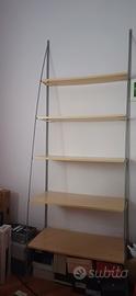 Libreria in buona condizioni 