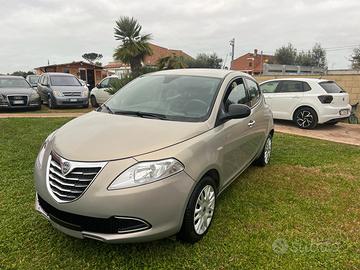 Vendo lancia