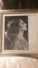 FOTO DI MINA CON AITOGRGO DEGLI ANNI  90