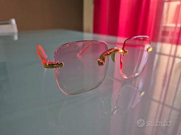 occhiali da sole rosa
