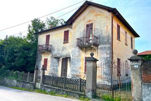VILLA SINGOLA A SUMIRAGO