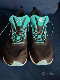 Paio Scarponi da escursioni  colore nero  TG40 