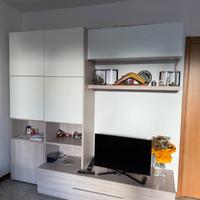 Soggiorno-parete attrezzata