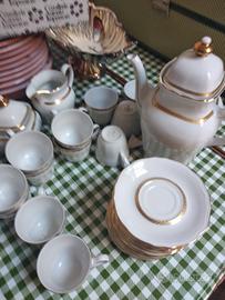 Elegante Servizio da Tè e Caffè in Porcellana con 