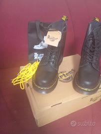 DR MARTENS