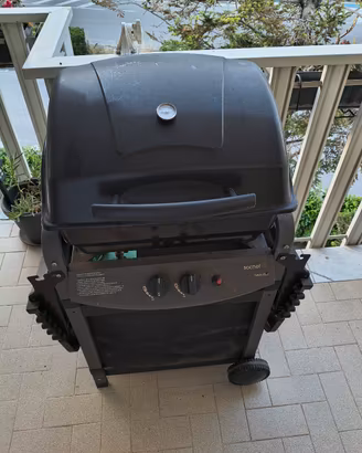 barbeque a gas + due bombole da 5 kg