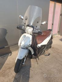 Beverly 300