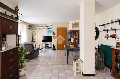 4 LOCALI A LECCE
