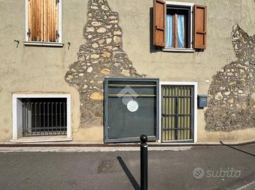 NEGOZIO A DESENZANO DEL GARDA