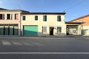 CASA SEMINDIPENDENTE A TOMBOLO