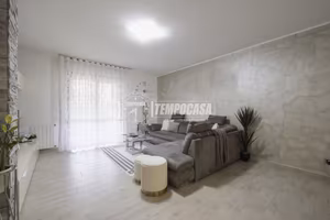 SPLENDIDO TRILOCALE DI 110 MQ C.A. CON BOX