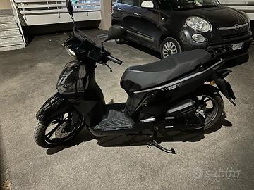 Peugeot Tweet 125 - 2025