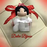 Bomboniera bimba biancaneve in fimo calamita