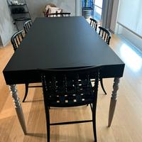 Tavolo cappellini con sei sedie