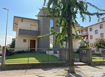 Rif.9338RV56232- bifamiliare voghera