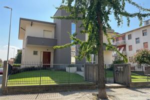 Rif.9338RV56232- bifamiliare voghera