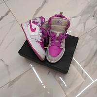 Scarpe Nike Jordan rosa e bianche 