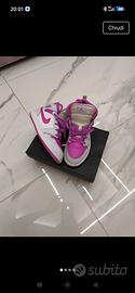 Scarpe Nike Jordan rosa e bianche 