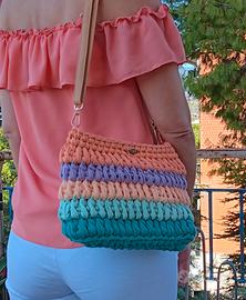borsa all'uncinetto multicolor 