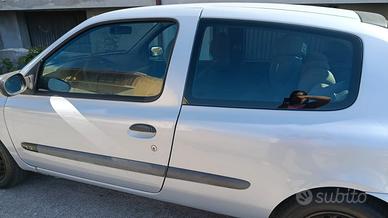 Clio 1800€