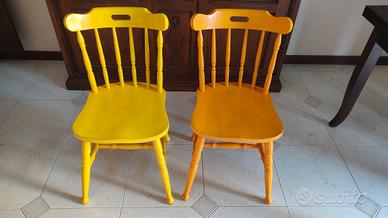 coppia di sedie in legno