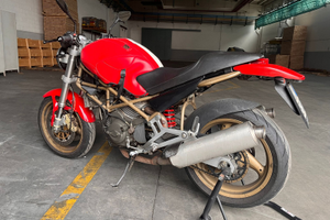 Ducati Monster 750