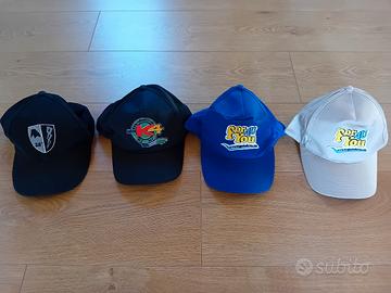 Set 4 berretti con visiera nuovi