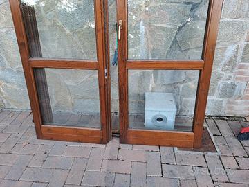 Finestre in legno doppio vetro Buone condizioni 