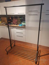 Appendiabiti  con scarpiera in ferro