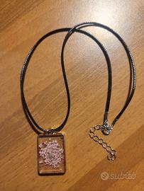 collana con fiore