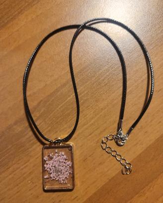 collana con fiore