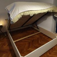 letto bianco a cassettone 