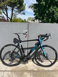 Bici da corsa carbonio + tuta e scarpe