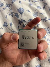 Ryzen 3 3200G con dissipatore originale