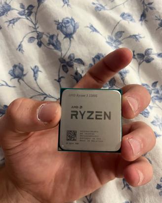 Ryzen 3 3200G con dissipatore originale