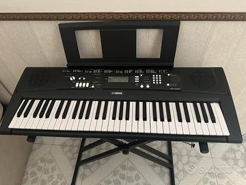 tastiera musicale yamaha EZ/220