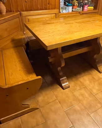 Panca e tavolo in legno massello